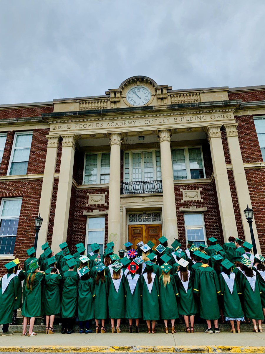 seniors on the steps of high school